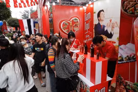 Xác thực hàng chính hãng bằng mã QR Code trên chai nước mắm Nam Ngư