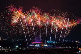 Đêm nghệ thuật 'Dưới lá cờ vẻ vang của Đảng': Đại nhạc hội pháo hoa chưa từng có ở Việt Nam