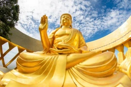 Du khách sẽ được chiêm bái tượng Phật Câu Na Hàm Mâu Ni tại núi Bà Đen đúng vào Tết Dương lịch