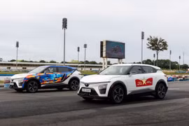 Lý giải 'cú bứt tốc' ngoạn mục của VinFast VF 7 trong phân khúc C-SUV