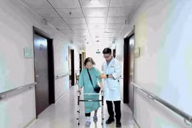 Vinmec ra mắt robot hỗ trợ thay khớp gối, mở rộng cơ hội phẫu thuật với chi phí hợp lý ngay tại Việt Nam