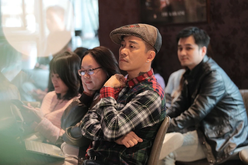 Tuấn Hưng: Điện thoại để ở chế độ "không làm phiền", thu mình viết nhạc