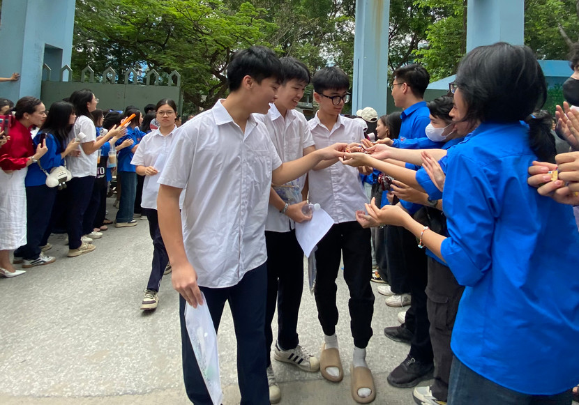 Bộ GD-ĐT phê duyệt ngưỡng bảo đảm chất lượng đầu vào (điểm sàn), nhóm ngành sư phạm và sức khỏe năm 2025