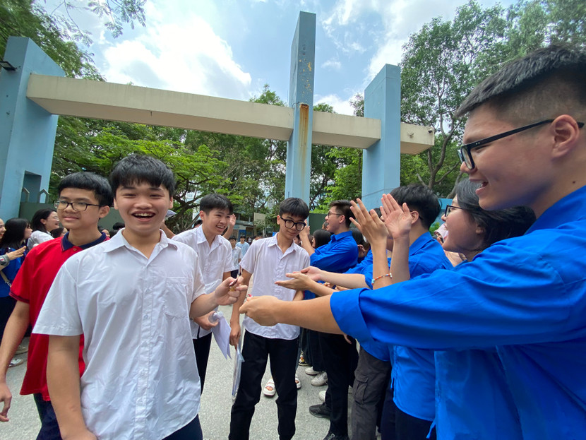 Kết thúc môn thi được cho là căng thẳng nhất kỳ thi vào lớp 10 công lập Kết thúc môn thi được cho là căng thẳng nhất kỳ thi vào lớp 10 công lập