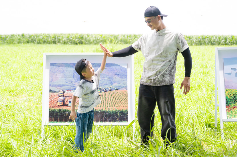 Duy Hưng và con trai Bean