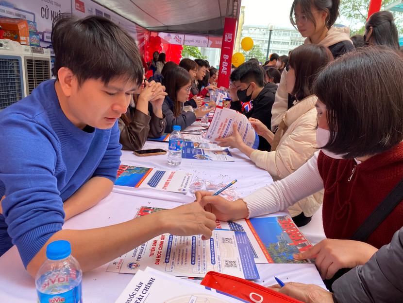 Sinh viên sẽ có nhiều cơ hội đào tạo với việc mở rộng cơ sở 2 của các đại học lớn Sinh viên sẽ có nhiều cơ hội đào tạo với việc mở rộng cơ sở 2 của các đại học lớn