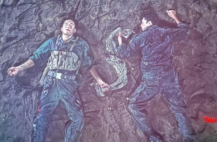 Hình ảnh gây xúc động trong phim &quot;Mưa đỏ&quot;