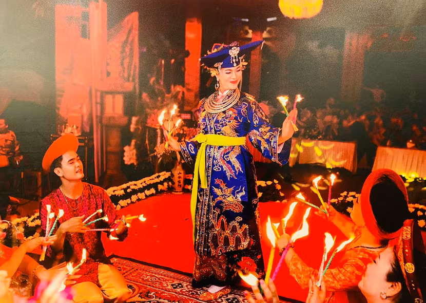 Tín ngưỡng thờ Mẫu Tam phủ- Di sản Phi vật thể đại diện của nhân loại (ảnh: Trịnh Văn Bô)