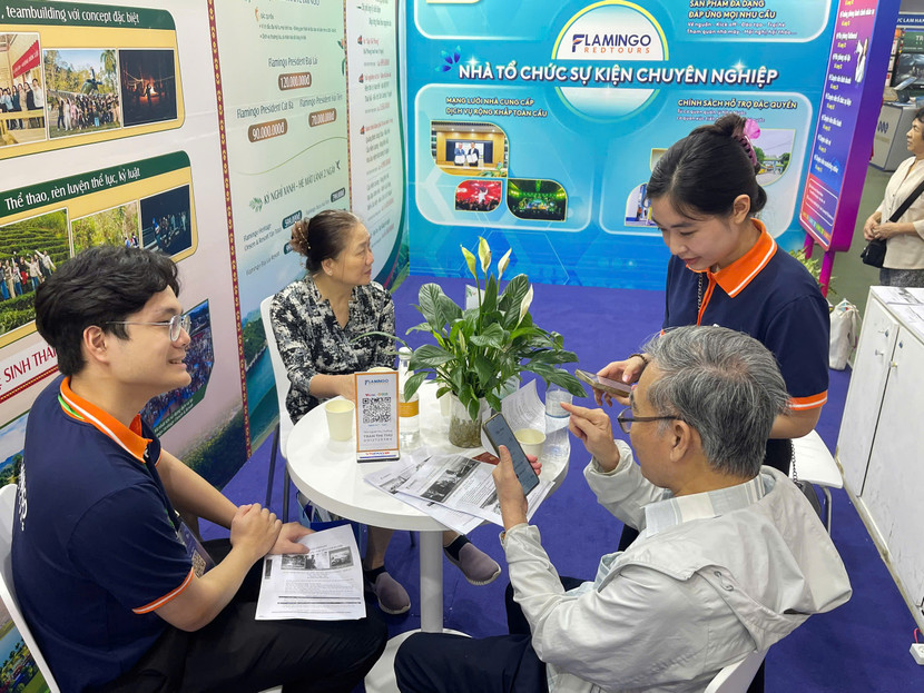 Flamingo Redtour cũng tung ra hàng trăm tour hấp dẫn được cá nhân hoá theo sở thích, nhu cầu của khách hàng với giá từ 699.000 đ - 500.000.000 đ