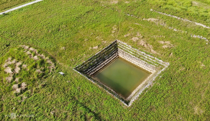 Hình ảnh Giếng vua tại đàn tế Nam Giao ở Thành Nhà Hồ