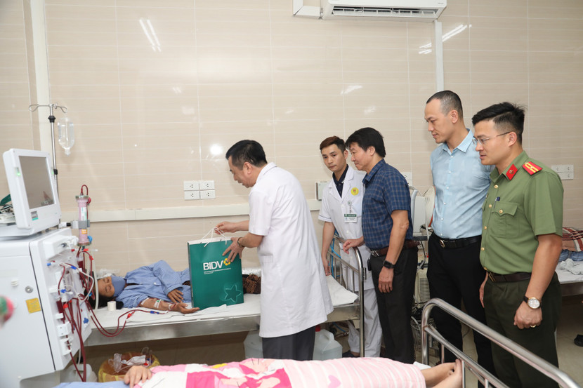 Chương trình Mang âm nhạc tới Bệnh viện số 216 tổ chức tại BV 198 Bộ Công an