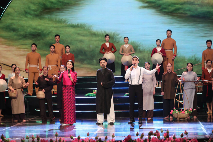Chương trình do NSƯT Trường Bắc, NSƯT Hoàng Tùng và ê-kíp nghệ thuật dày dặn kinh nghiệm dàn dựng (Ảnh: Trần Huấn) Chương trình do NSƯT Trường Bắc, NSƯT Hoàng Tùng và ê-kíp nghệ thuật dày dặn kinh nghiệm dàn dựng (Ảnh: Trần Huấn)