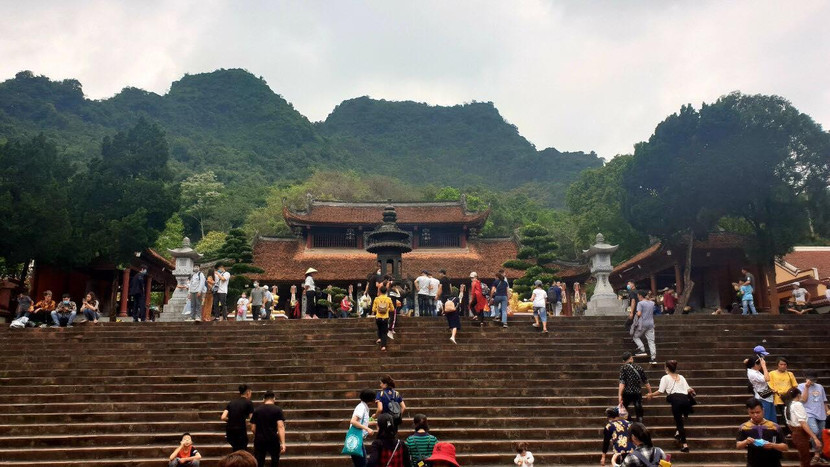 Mở cửa từ 13/3, chùa Hương đã đón khoảng 4 vạn lượt khách Mở cửa từ 13/3, chùa Hương đã đón khoảng 4 vạn lượt khách