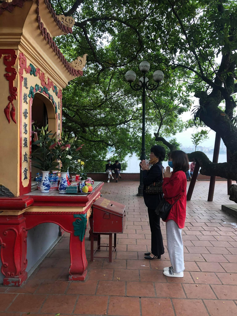 Phủ Tây Hồ Hà Nội số lượng du khách cũng không quá đông trong dịp này Phủ Tây Hồ Hà Nội số lượng du khách cũng không quá đông trong dịp này