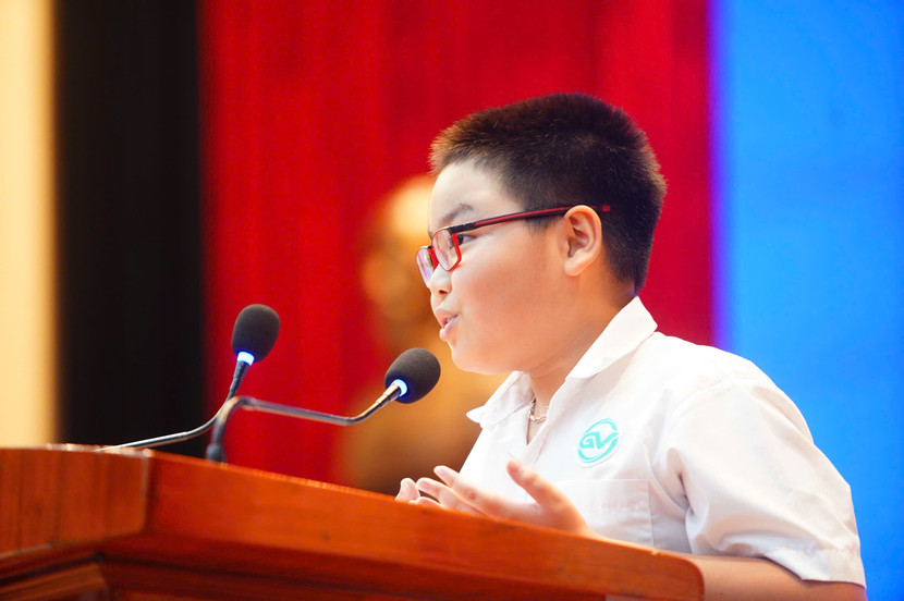 Em Tô Hải Lâm, học sinh lớp 6A1, Trường THCS Giảng Võ 2 (Hà Nội) đoạt Huy chương Vàng AIMO tại vòng chung kết năm 2025