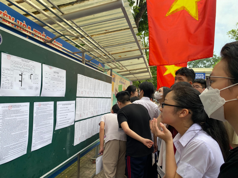 Học sinh trúng tuyển lớp 10 công lập bắt đầu làm hồ sơ nhập học từ hôm nay