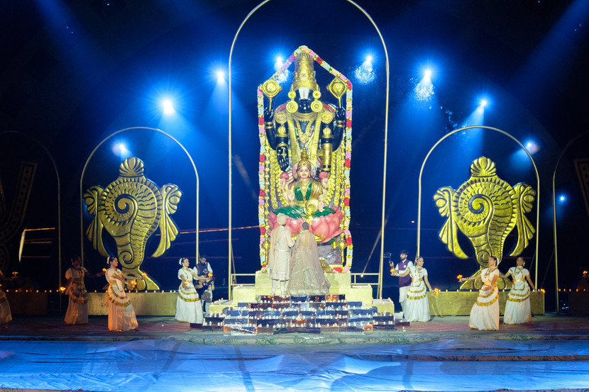 Sân khấu show nghệ thuật đa phương tiện “Nụ hôn của biển cả” được chọn là nơi tổ chức đám cưới Sân khấu show nghệ thuật đa phương tiện “Nụ hôn của biển cả” được chọn là nơi tổ chức đám cưới