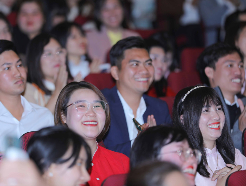 Hội đồng tuyển dụng viên chức Sở GD-ĐT Hà Nội đã tuyển chọn được 400 thí sinh xuất sắc trên tổng số 2.377 thí sinh đăng ký dự tuyển