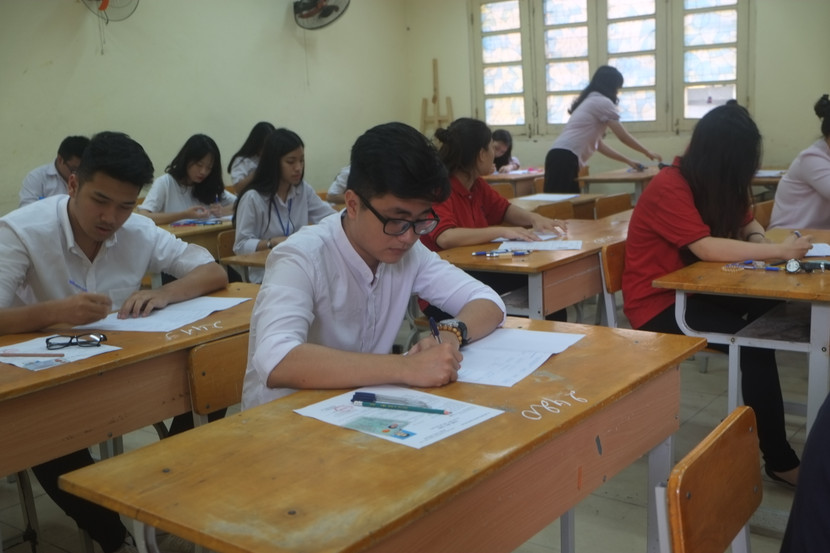 Thí sinh lo lắng trước những thay đổi bất ngờ từ các trường ĐH về tổ hợp xét tuyển