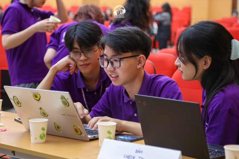 Thế hệ trẻ Việt Nam cần trang bị những phẩm chất cần thiết của công dân số, công dân toàn cầu Thế hệ trẻ Việt Nam cần trang bị những phẩm chất cần thiết của công dân số, công dân toàn cầu