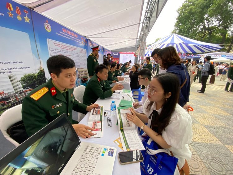 Điểm sàn cao nhất vào các trường quân đội lên tới 24 điểm Điểm sàn cao nhất vào các trường quân đội lên tới 24 điểm