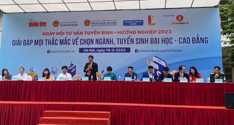 PGS.TS Huỳnh Văn Chương khuyến cáo thí sinh tập trung cao nhất cho kỳ thi tốt nghiệp THPT 2023 PGS.TS Huỳnh Văn Chương khuyến cáo thí sinh tập trung cao nhất cho kỳ thi tốt nghiệp THPT 2023