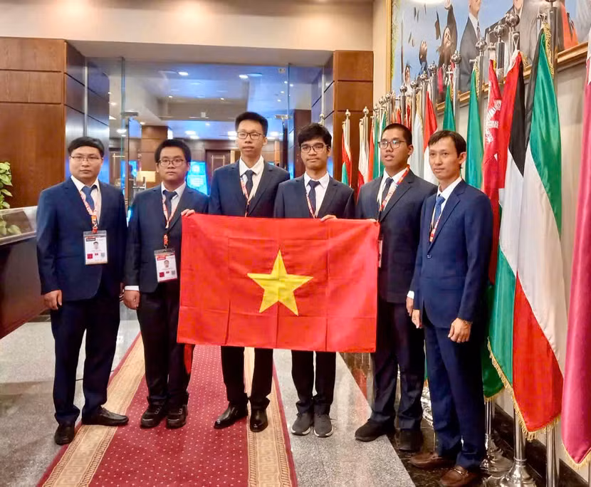 100% thành viên tuyển IOI đoạt Huy chương