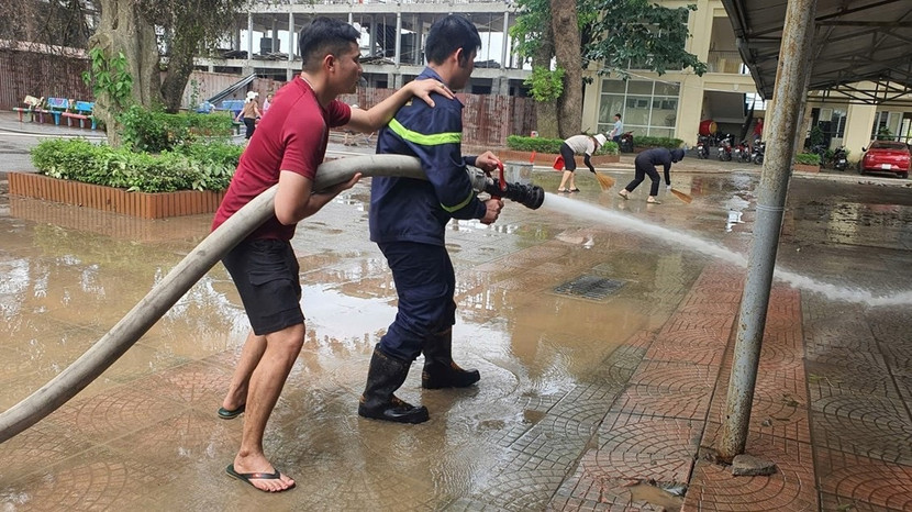 Các trường học ở Hà Nội gấp rút dọn dẹp đảm bảo an toàn cho học sinh đến trường Các trường học ở Hà Nội gấp rút dọn dẹp đảm bảo an toàn cho học sinh đến trường