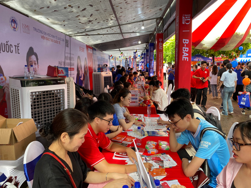 Năm 2025, nhiều trường ĐH có xu hướng giảm chỉ tiêu phương thức xét tuyển bằng kết quả thi tốt nghiệp THPT