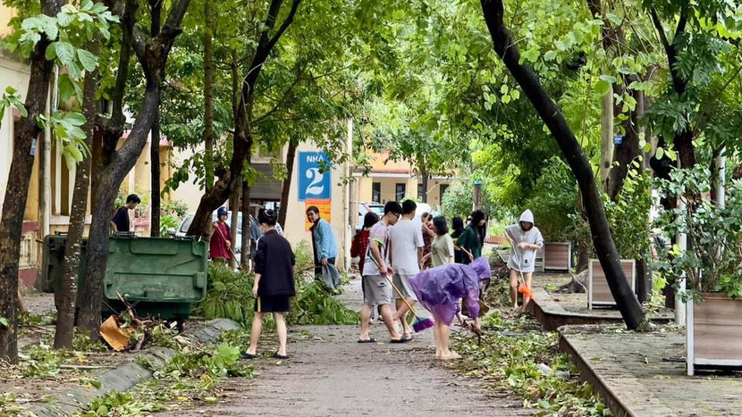 Nhiều trường ĐH ở Hà Nội chuyển sang học trực tuyến để đảm bảo an toàn cho sinh viên do bão lũ tại nhiều tỉnh phía Bắc Nhiều trường ĐH ở Hà Nội chuyển sang học trực tuyến để đảm bảo an toàn cho sinh viên do bão lũ tại nhiều tỉnh phía Bắc