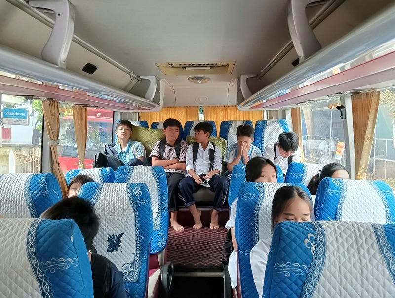 Học sinh Trường THCS Nam Phương Tiến A được đưa đón đến trường THCS Tân Tiến để học tập ngày 23-9. Học sinh Trường THCS Nam Phương Tiến A được đưa đón đến trường THCS Tân Tiến để học tập ngày 23-9.