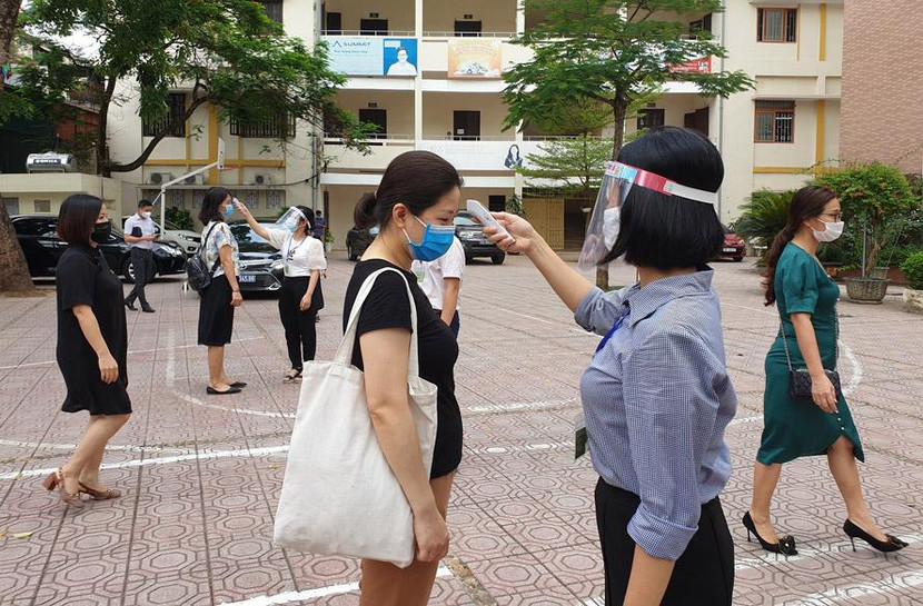 Diễn tập giãn cách thí sinh đến dự thi kỳ thi lớp 10 THPT Hà Nội