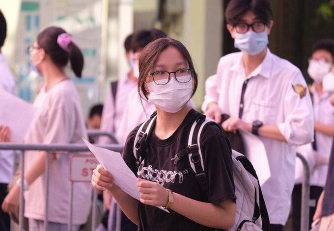 30 điểm vẫn trượt đại học, thí sinh sốc vì điểm chuẩn tăng vọt 30 điểm vẫn trượt đại học, thí sinh sốc vì điểm chuẩn tăng vọt