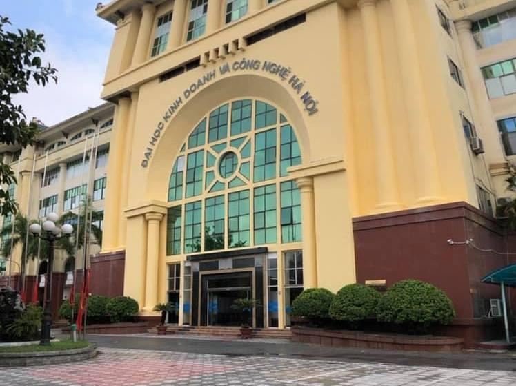 ĐH Kinh doanh và Công nghệ Hà Nội cảnh báo về tình trạng thí sinh bị gạ nộp tiền xét tuyển học bạ