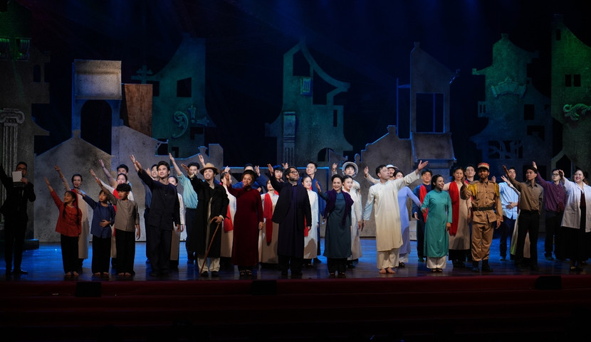 Vở diễn do NSƯT Cao Ngọc Ánh –Tổng đạo diễn, Giám đốc Âm nhạc - Nhạc sĩ Minh Đạo, Tổng biên đạo – Nghệ sĩ Nhân dân Trần Ly Ly Vở diễn do NSƯT Cao Ngọc Ánh –Tổng đạo diễn, Giám đốc Âm nhạc - Nhạc sĩ Minh Đạo, Tổng biên đạo – Nghệ sĩ Nhân dân Trần Ly Ly