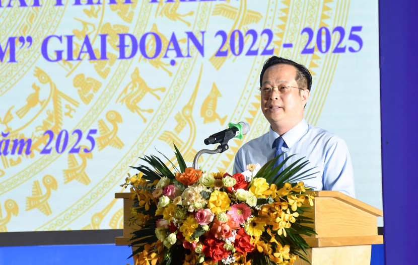 Giám đốc Sở GD-ĐT Hà Nội yêu cầu toàn ngành đổi mới, nâng tầm phong trào “Nhà trường cùng chung tay phát triển - Thầy cô cùng sẻ chia trách nhiệm”