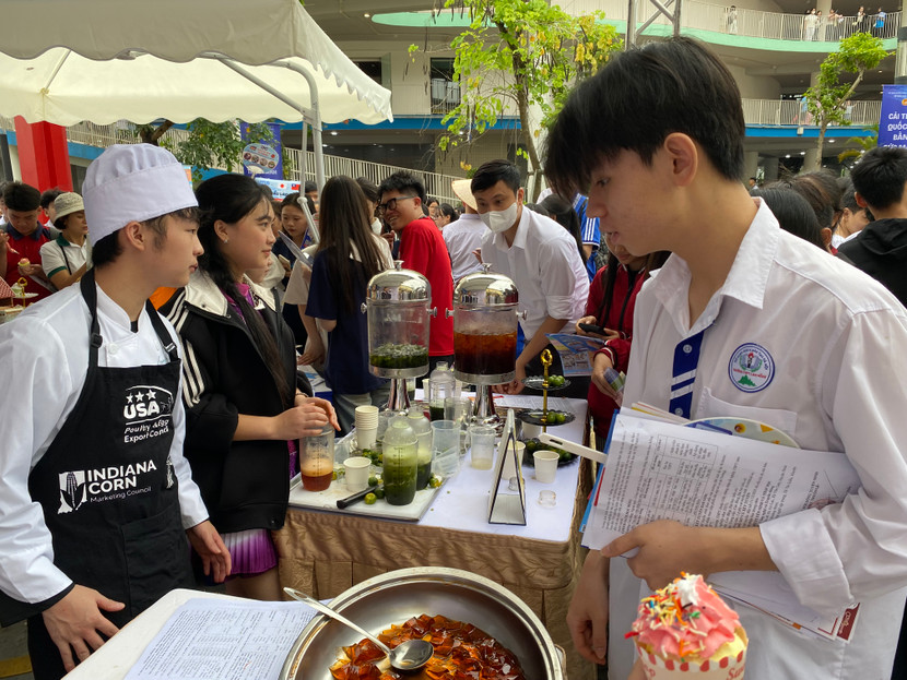 Bộ GD-ĐT đang lấy ý kiến dự thảo quy định chế độ làm việc đối với giáo viên giáo dục thường xuyên