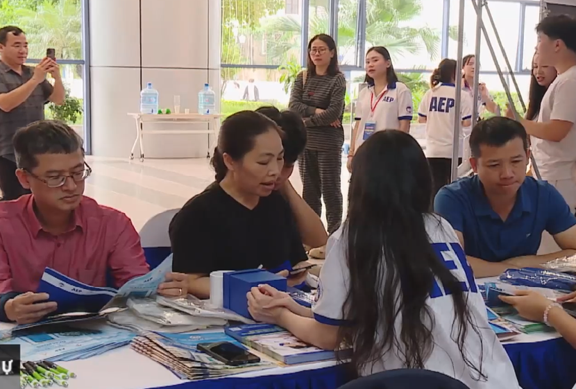 ĐHKTQD bắt đầu mở cổng đăng ký xét tuyển trực tuyến từ ngày 1-6