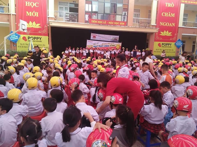 Phụ huynh trường tiểu học Hoàng Liệt lo lắng con em đúng tuyến phải chuyển sang trường khác ngay năm học tới để trường này đủ điều kiện đạt chuẩn quốc gia.