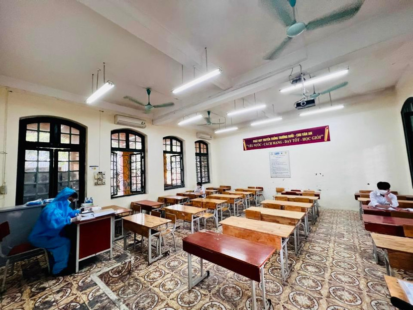 Hai thi sính F0 được bó trí phòng thi riêng tại điểm thi trường THPT Chu Văn An, Tây Hồ