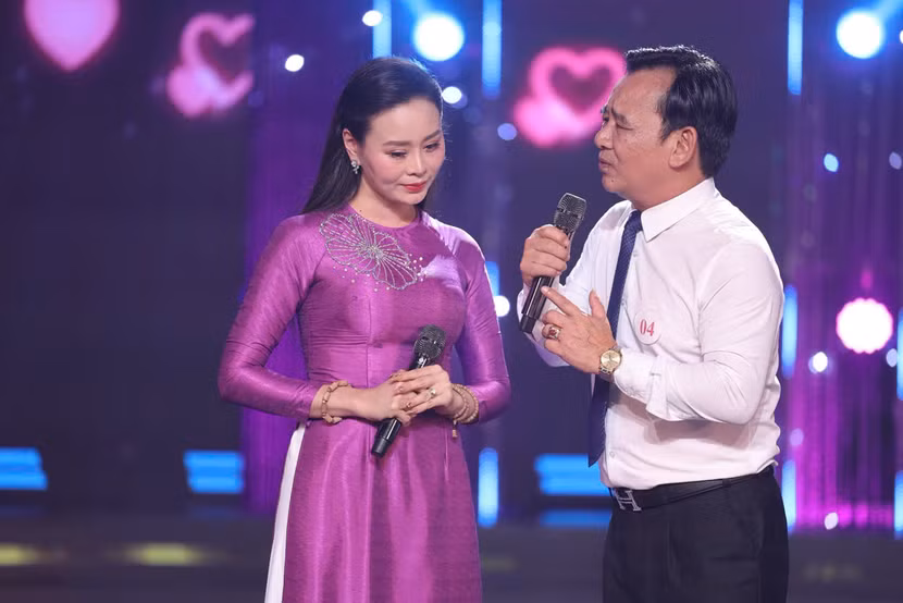 Sân chơi có sự tham gia của các nghệ hài như: NSƯT Quang Tèo, Chiến Thắng, Dũng Nhí, Lệ Mỹ, Thanh Tú, Hoàng Yến, vợ chồng nghệ sĩ Bảo Trung - Diệu Thắm… cùng MC Vượng Râu - Kim Huyền Sâm Sân chơi có sự tham gia của các nghệ hài như: NSƯT Quang Tèo, Chiến Thắng, Dũng Nhí, Lệ Mỹ, Thanh Tú, Hoàng Yến, vợ chồng nghệ sĩ Bảo Trung - Diệu Thắm… cùng MC Vượng Râu - Kim Huyền Sâm