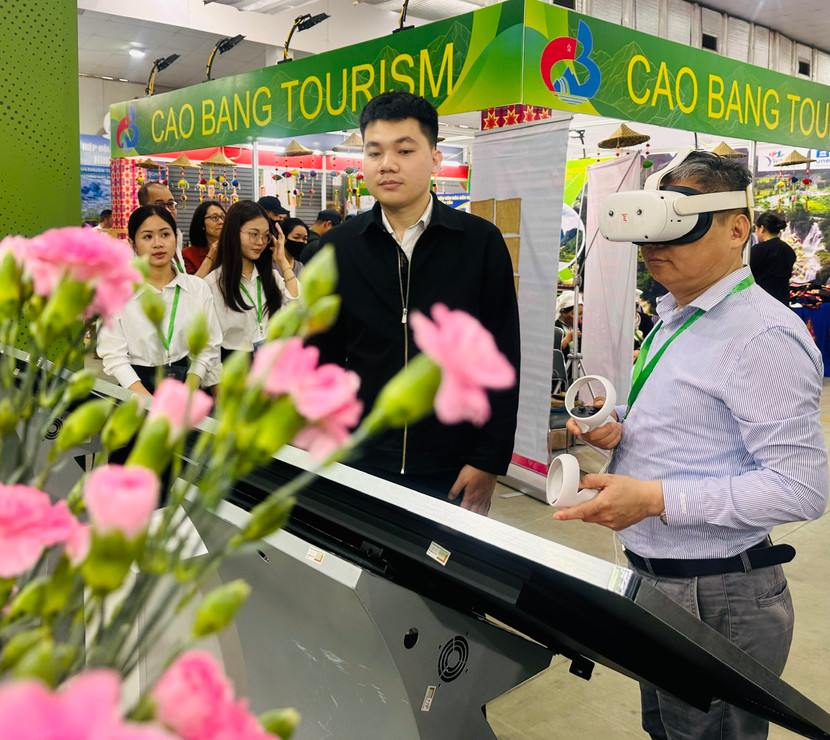 Đặc biệt hội chợ đã có một không gian lớn dành cho việc giới thiệu các ứng dụng AI và công nghệ tự động hoá trong hoat động du lịch