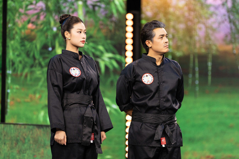 Hoa hậu Đoàn Thiên Ân thể hiện vai Lục Bình - một cô gái thuộc dòng tộc nhà Rắn được lựa chọn làm linh vật kế nhiệm