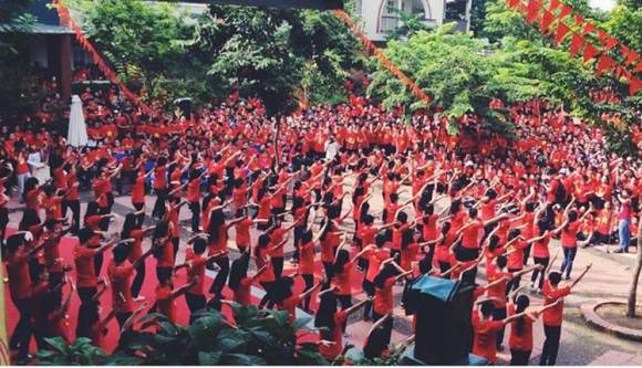 Lễ khai giảng thắm màu cờ đỏ sao vàng ảnh 2 Lễ khai giảng thắm màu cờ đỏ sao vàng ảnh 2