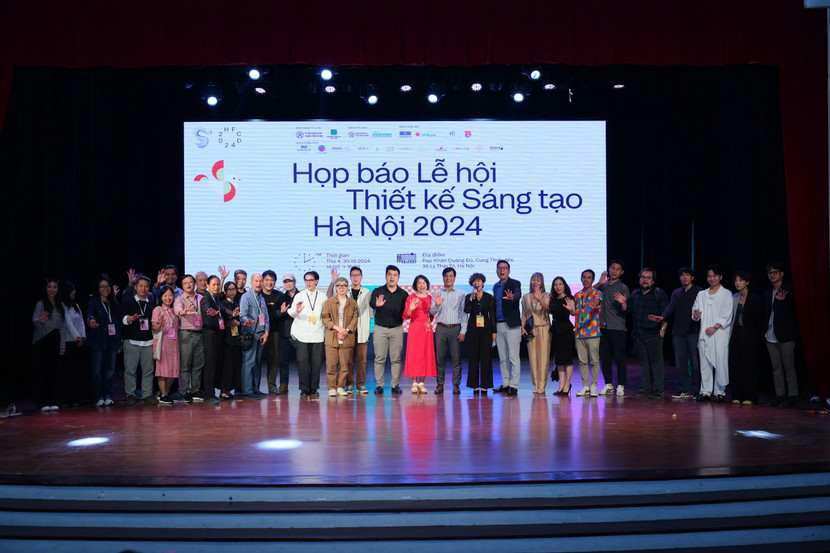 Lễ hội thiết kế sáng tạo Hà Nội năm 2024 là nơi gặp gỡ của gần 500 nhà sáng tạo, nhà thiết kế, kiến trúc sư, nghệ sĩ đương đại, nghệ sĩ biểu diễn, chuyên gia, những nhà nghiên cứu văn hóa - nghệ thuật