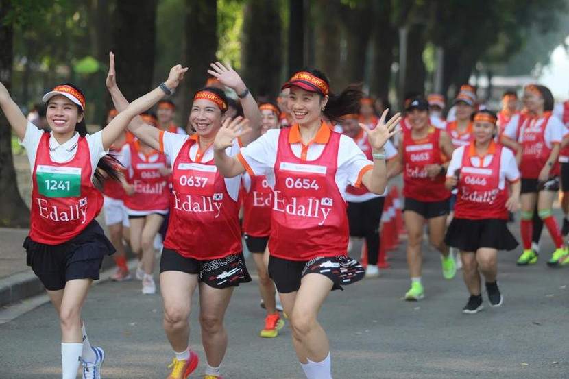 Giải chạy nhằm nhằm khuyến khích xây dựng lối sống lành mạnh, môi trường sống và làm việc không khói thuốc Giải chạy nhằm nhằm khuyến khích xây dựng lối sống lành mạnh, môi trường sống và làm việc không khói thuốc