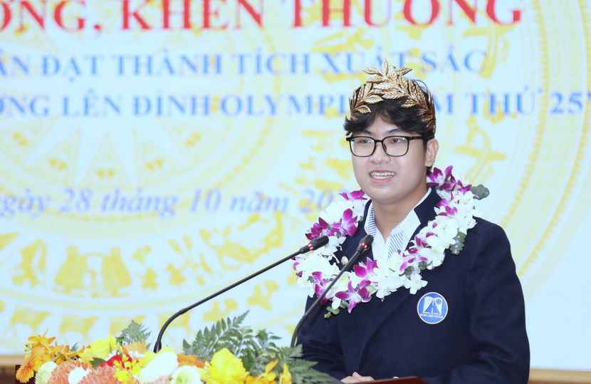 Bảo Khánh khẳng định, vòng nguyệt quế là bước khởi đầu cho hành trình tương lai và hứa sẽ tiếp tục cố gắng, phấn đấu trong học tập, tiếp tục vươn lên chiếm lĩnh đỉnh cao tri thức để sau này đóng góp cho Thủ đô và đất nước Bảo Khánh khẳng định, vòng nguyệt quế là bước khởi đầu cho hành trình tương lai và hứa sẽ tiếp tục cố gắng, phấn đấu trong học tập, tiếp tục vươn lên chiếm lĩnh đỉnh cao tri thức để sau này đóng góp cho Thủ đô và đất nước