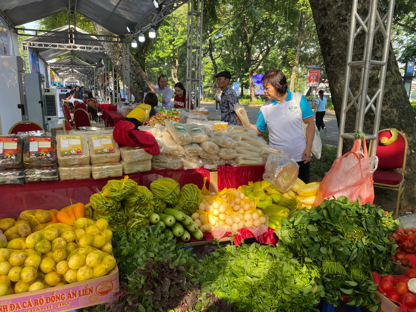 Phụ nữ cần tuyên truyền, vận động để mỗi người dân thực sự thay đổi hành vi về sản xuất, kinh doanh, chế biến và tiêu dùng an toàn.