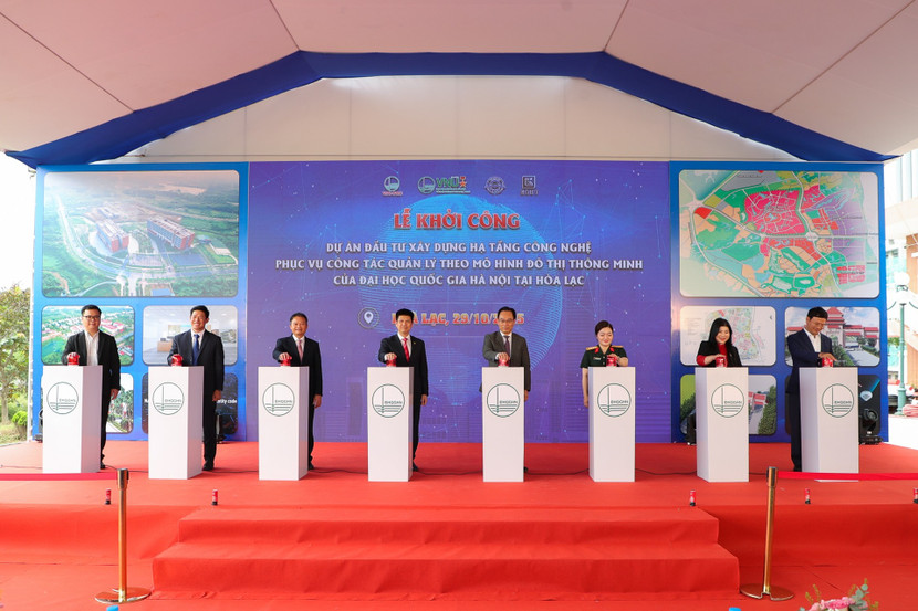 Việc triển khai Dự án hạ tầng công nghệ đô thị thông minh là bước đi cụ thể hóa chiến lược phát triển ĐHQGHN đến năm 2030 được xếp hạng nhóm 100 đại học hàng đầu châu Á. Việc triển khai Dự án hạ tầng công nghệ đô thị thông minh là bước đi cụ thể hóa chiến lược phát triển ĐHQGHN đến năm 2030 được xếp hạng nhóm 100 đại học hàng đầu châu Á.