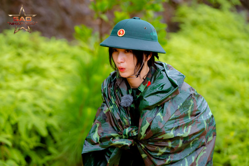 Phương Anh Đào trên hành trình 4km leo đồi trong điều kiện thời tiết ẩm ướt, trơn trượt Phương Anh Đào trên hành trình 4km leo đồi trong điều kiện thời tiết ẩm ướt, trơn trượt